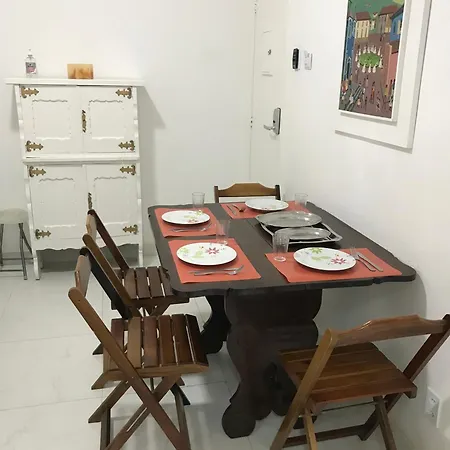 COPACABANA QUADRA DA PRAIA, 2 Quartos e Sala - NO POSTO 6-2